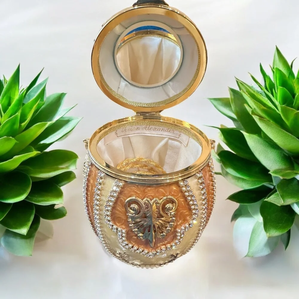 🐥 SOLD!!! 🐥 Vivian Alexander Dynasty Vintage Egg Clutch/Bag  *FIRM* - Picture 4 of 6